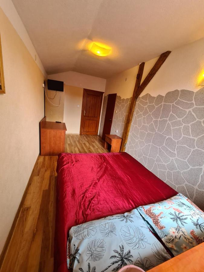 Gosciniec Halka Hostel *